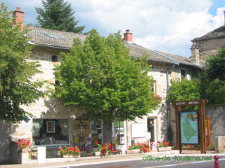 photo office de tourisme Saint-Julien-Chapteuil