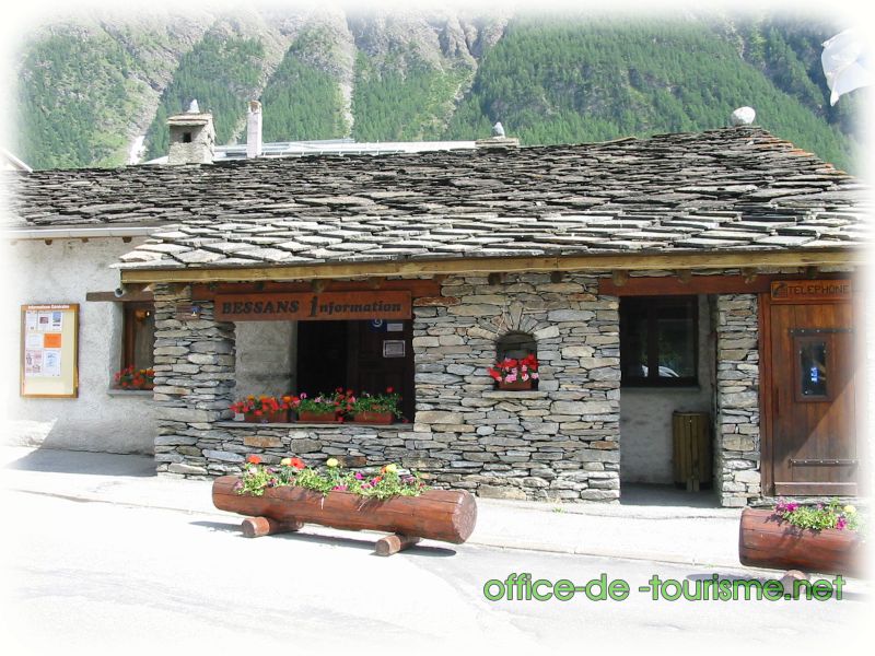 photo de l'enseigne photo de l'office de tourisme de Bessans en Savoie.