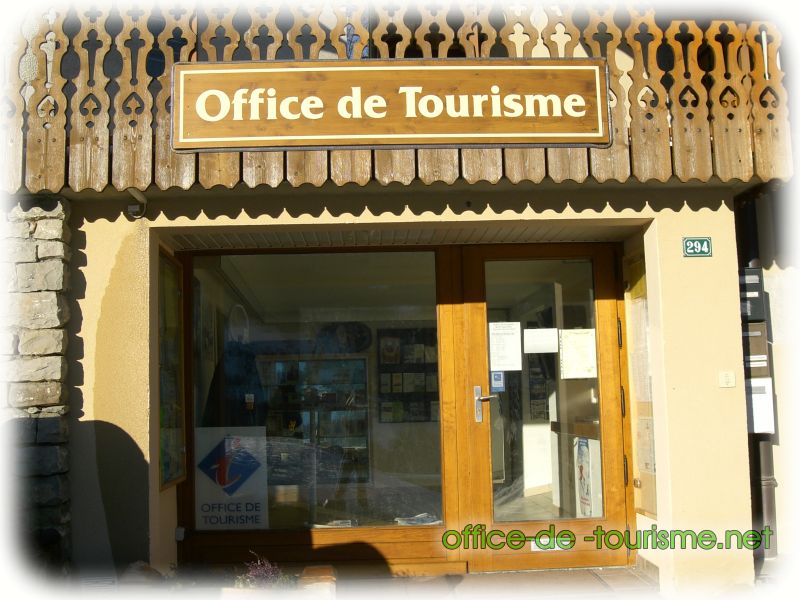 photo de l'enseigne photo de l'office de tourisme de Mont-Saxonnex en Haute-Savoie.