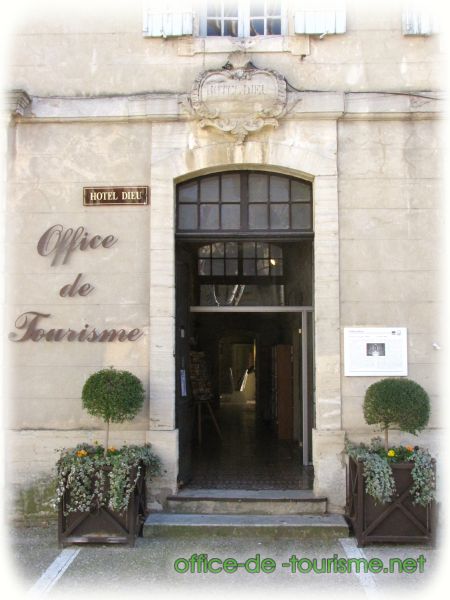 photo de l'enseigne photo de l'office de tourisme d'Aubignan dans le Vaucluse.