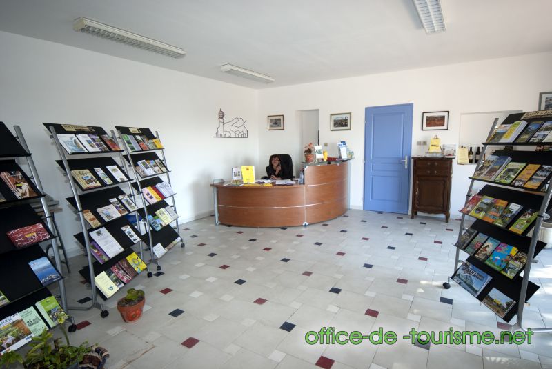 photo de l'enseigne photo de l'office de tourisme de Lauris dans le Vaucluse.
