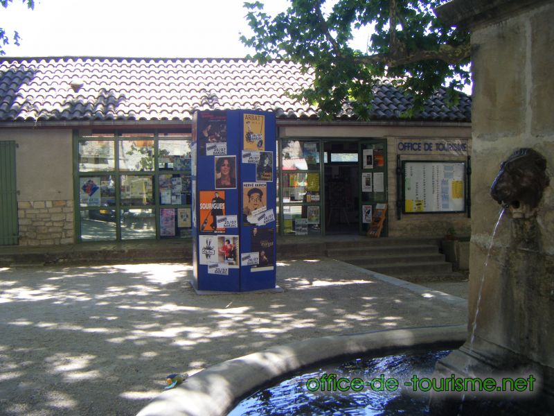 photo de l'enseigne photo de l'office de tourisme de Barjac dans le Gard.