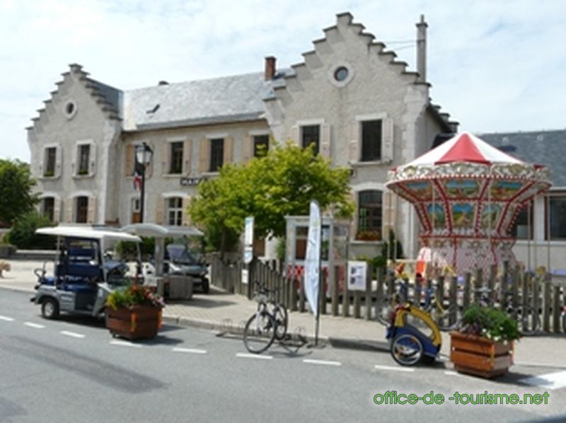 photo de l'enseigne photo de l'office de tourisme de Corrençon-en-Vercors dans l'Isère.