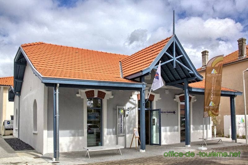 photo de l'enseigne photo de l'office de tourisme d'Audenge en Gironde.