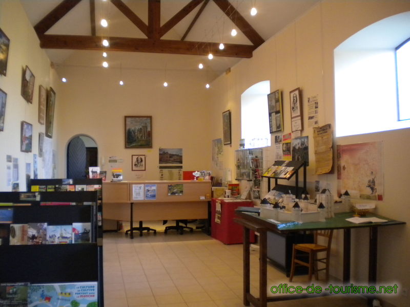 photo de l'enseigne photo de l'office de tourisme de Saint-Sauveur-le-Vicomte dans la Manche.