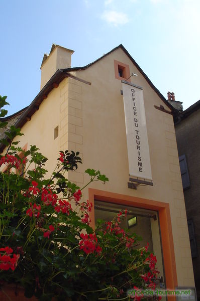 photo de l'enseigne photo de l'office de tourisme de La Canourgue en Lozère.