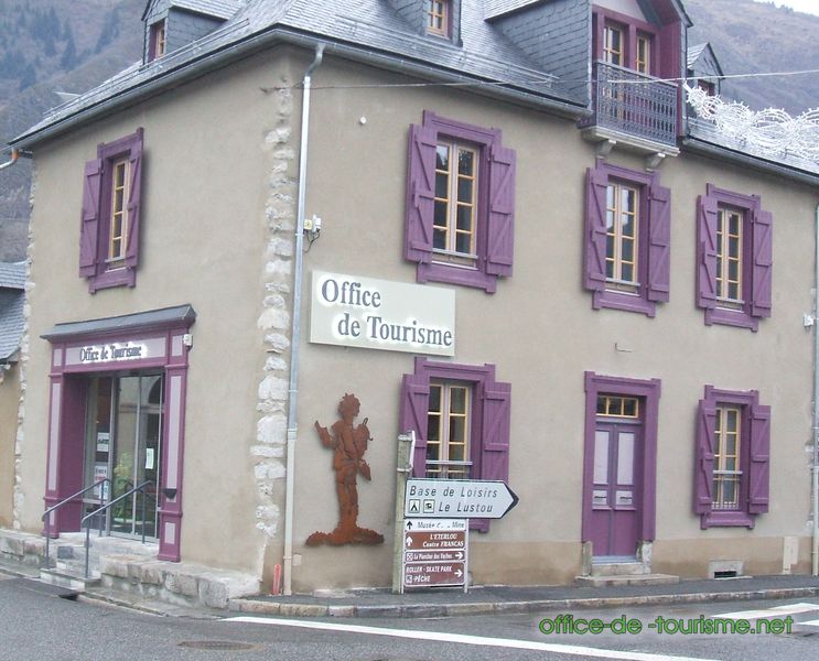 photo de l'enseigne photo de l'office de tourisme de Vielle-Aure dans les Hautes-Pyrénées.
