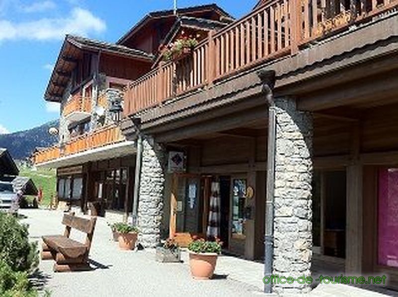photo de l'enseigne photo de l'office de tourisme de Sainte-Foy-Tarentaise en Savoie.