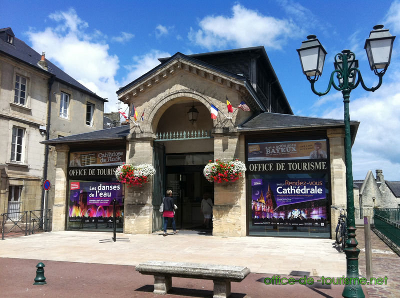 photo de l'enseigne photo de l'office de tourisme de Bayeux dans le Calvados.