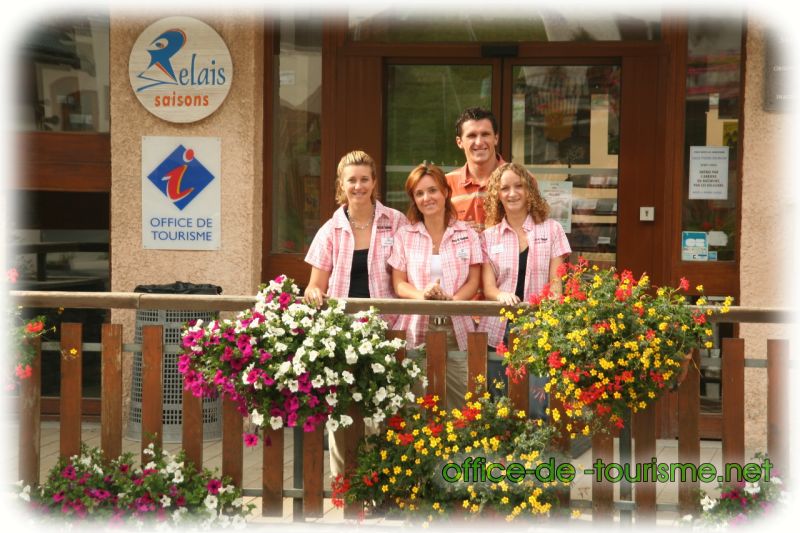 photo de l'équipe photo de l'équipe de l'office de tourisme de Saint-Sorlin-d'Arves en Savoie.